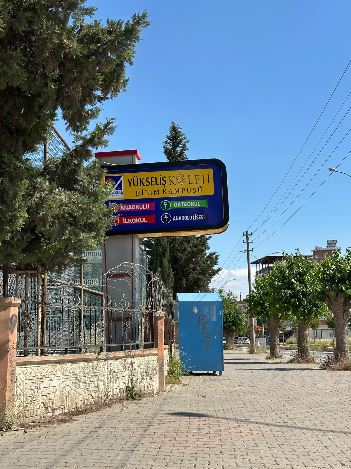 Adıyaman Yükseliş Koleji Yönlendirme Tabelası